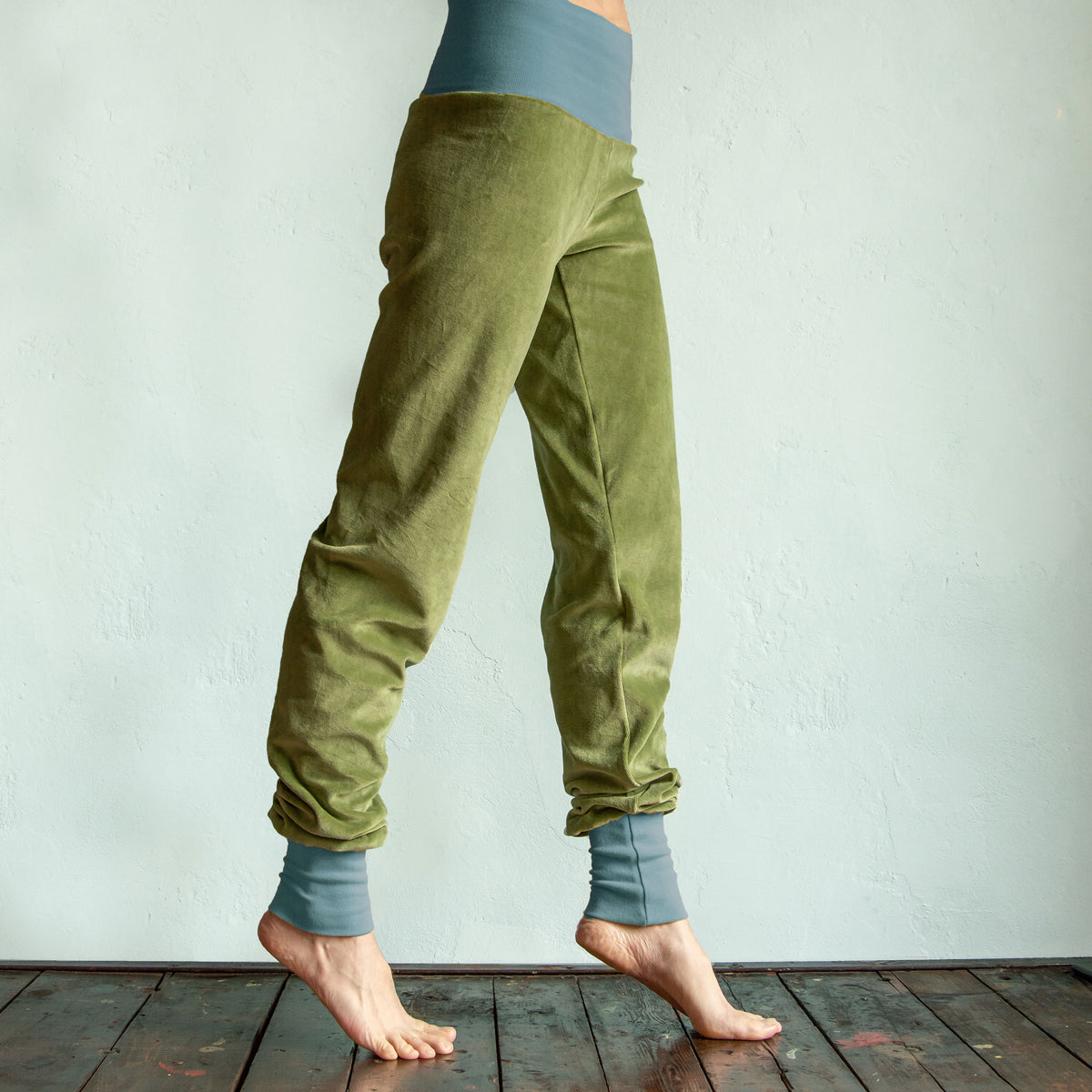 Bio Yogahose aus Nicki in moss green / seagreen S, M, L