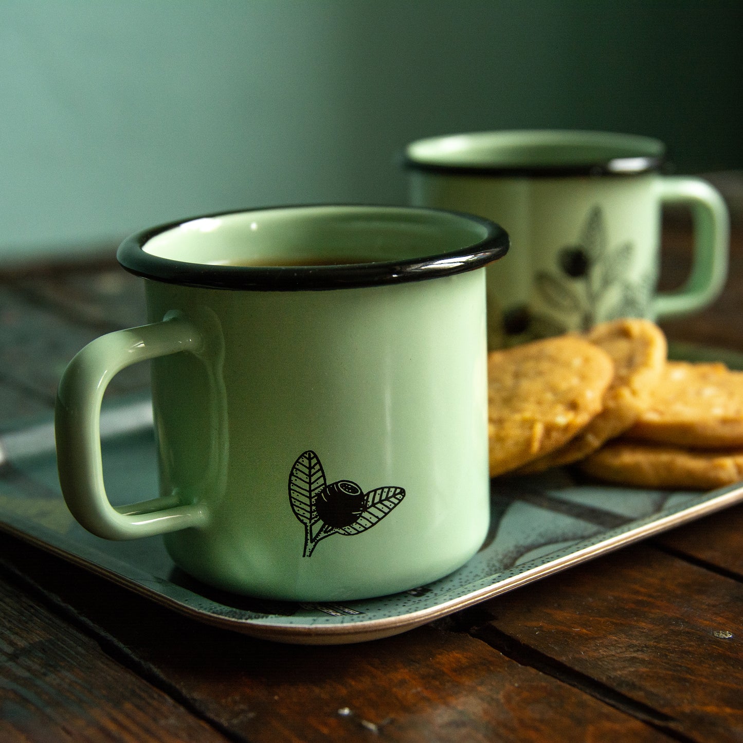 Emaille Tasse Blaubeeren in mint