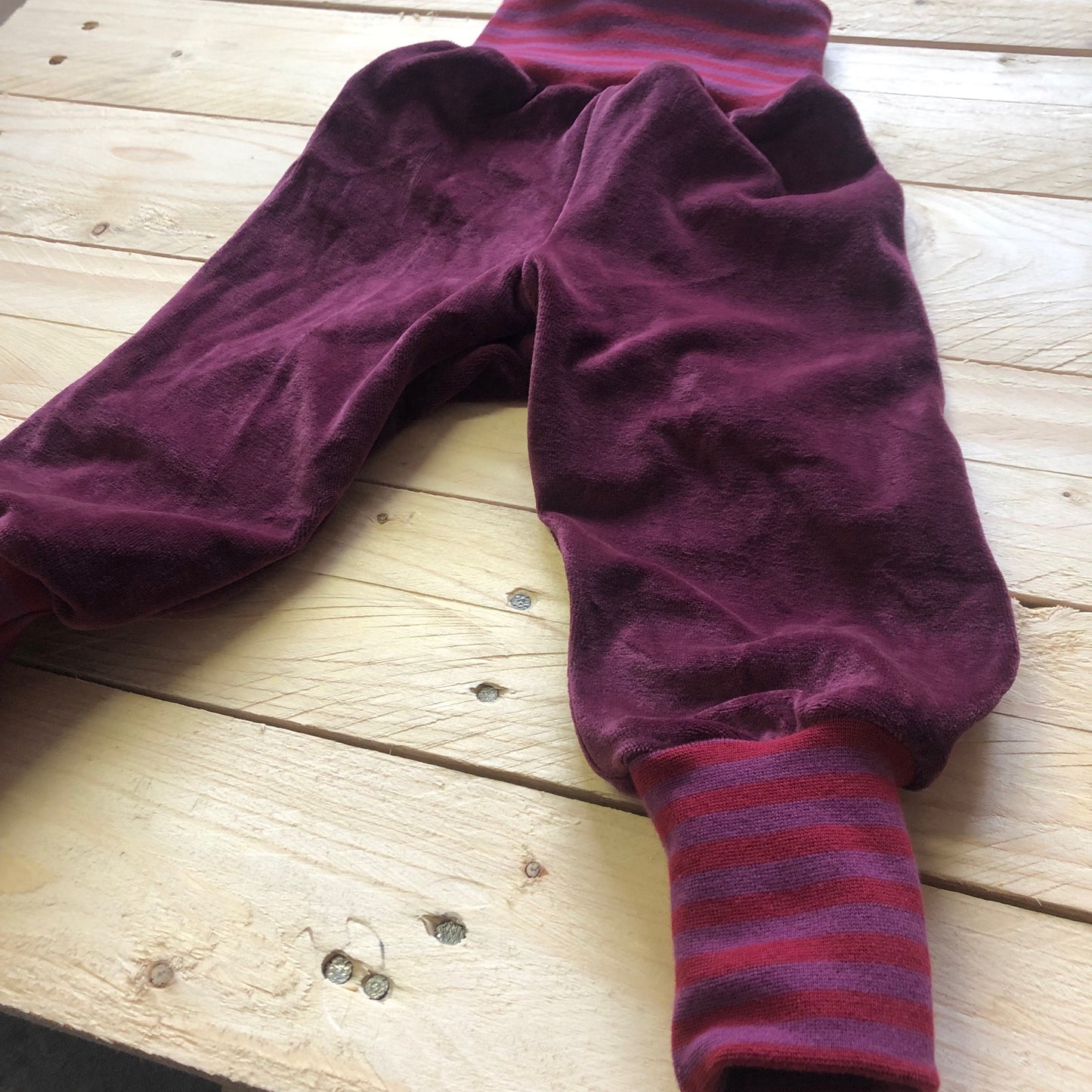 Baby Nickihose in berry / lila-rot 68/74