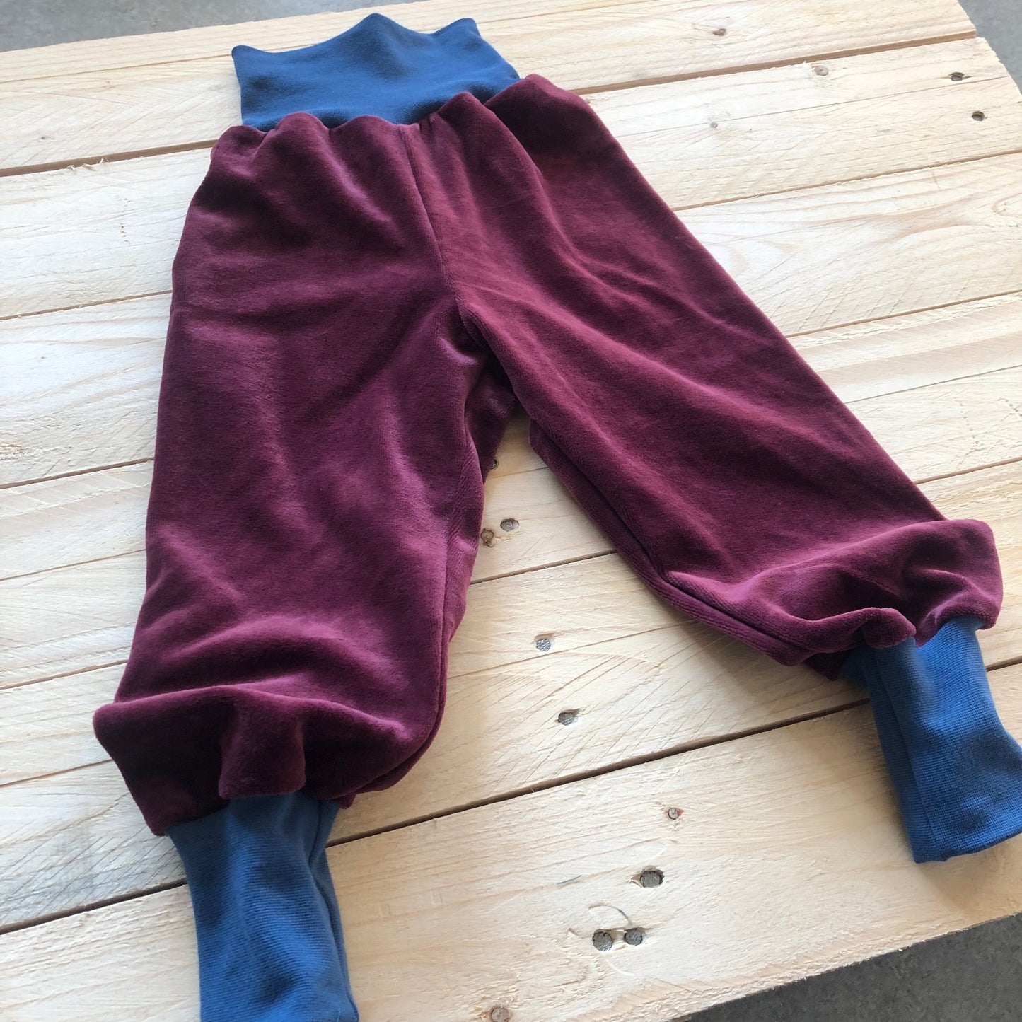 Baby Nickihose in berry / atlantic blue 80/86