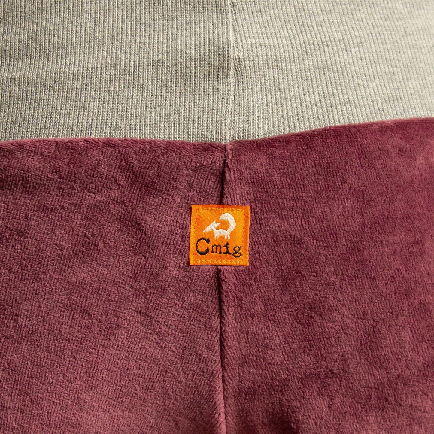 Bio Yogahose aus Nicki in berry / heather grey