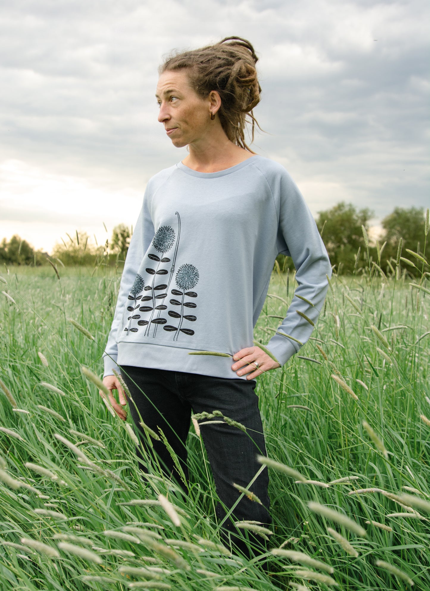 Waldblumen Pulli in serene blue S-XXL