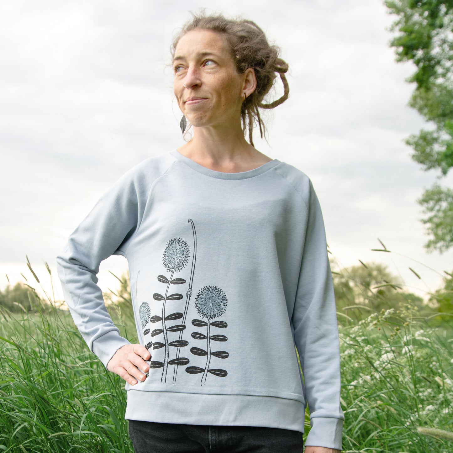 Waldblumen Pulli in serene blue S-XXL