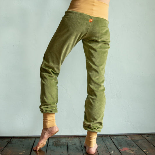 Bio Yogahose aus Nicki in moss green / light yellow S, M, L