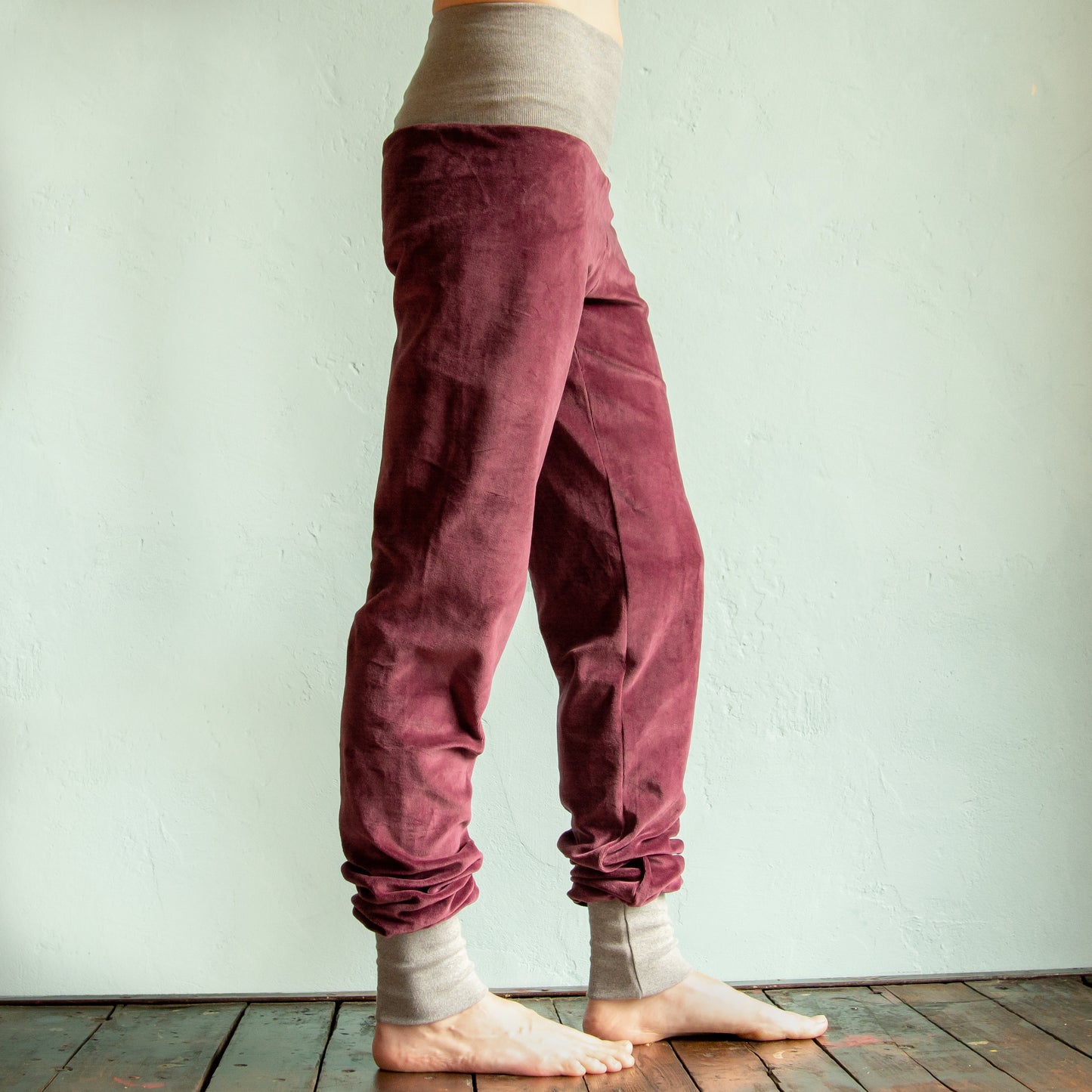 Bio Yogahose aus Nicki in berry / heather grey