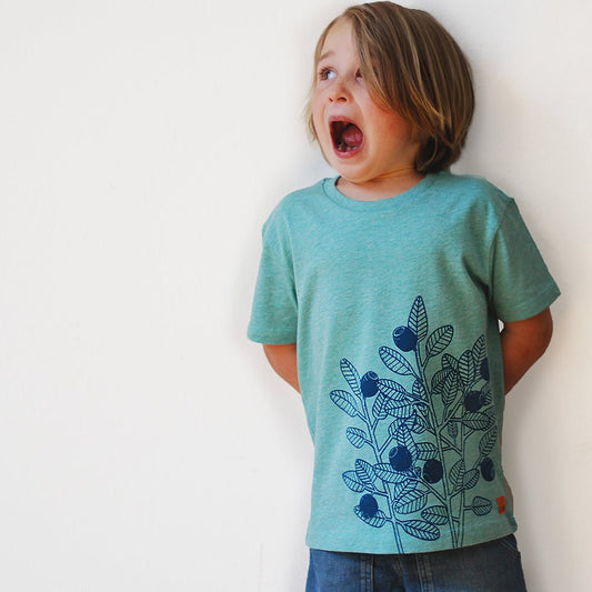 Blaubeer T-Shirt in mid heather green 110/116