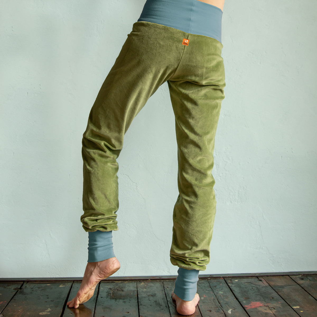 Bio Yogahose aus Nicki in moss green / seagreen S, M, L