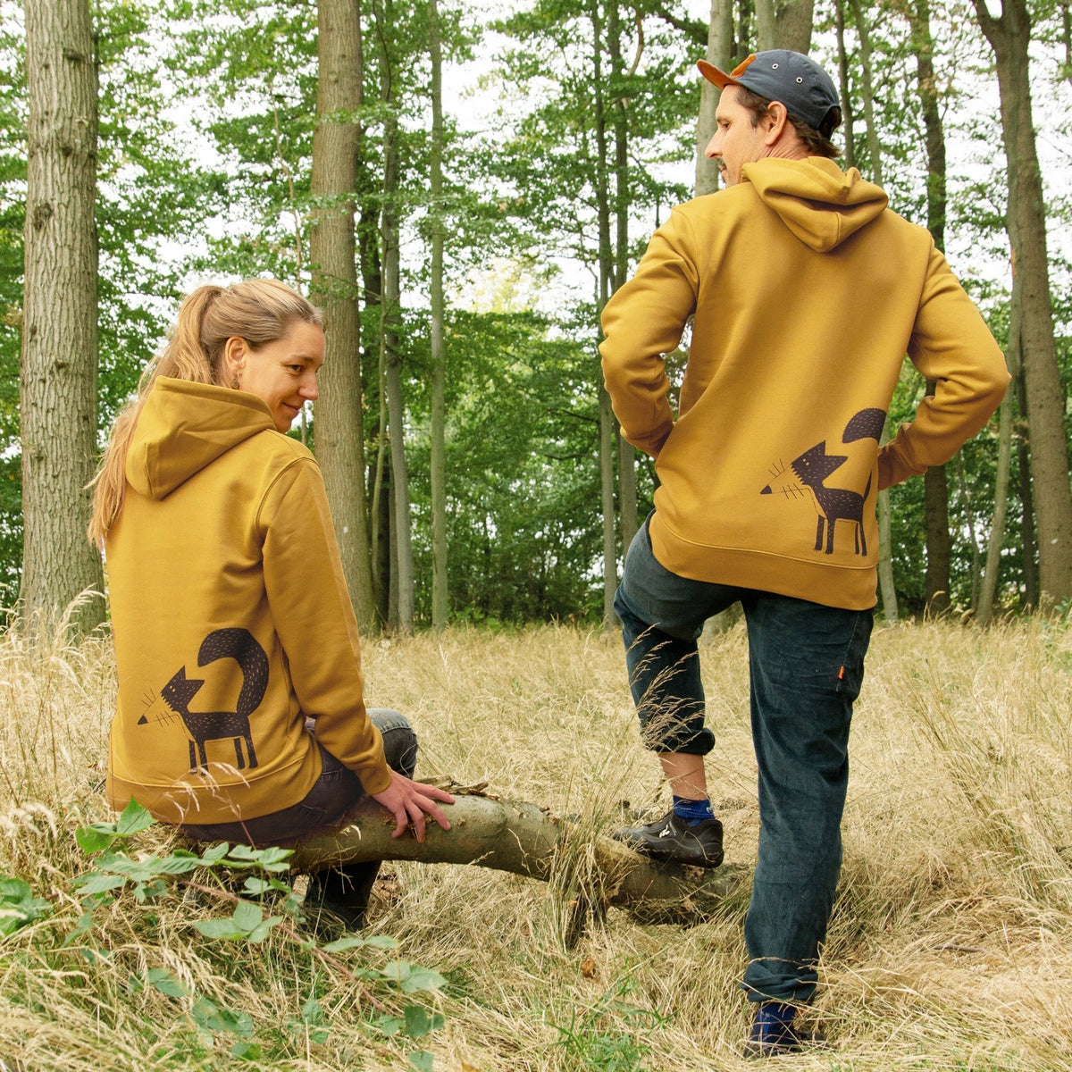 Damen Fuchs Hoodie in Ocker aus Bio-Baumwolle mit großem Fuchs-Motiv im unisex schnitt