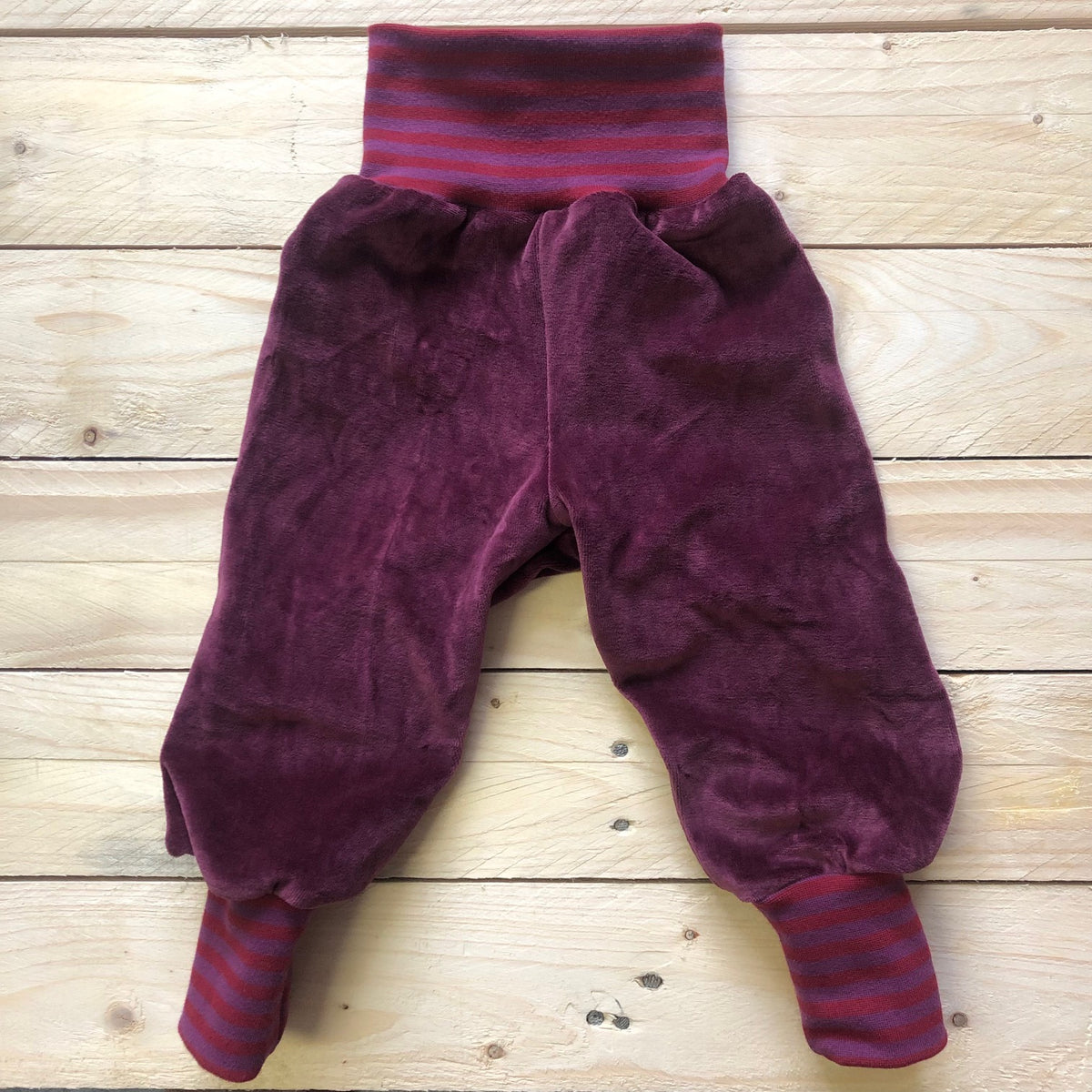 Baby Nickihose in berry / lila-rot 68/74