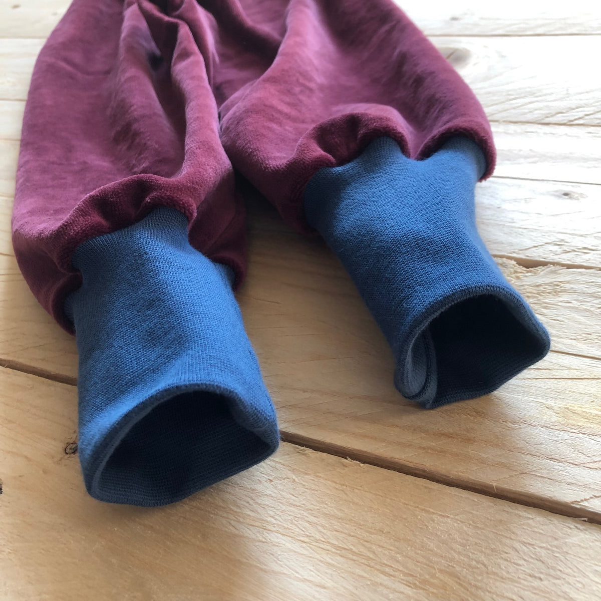 Kinder Nickihose in berry / atlantic blue 104