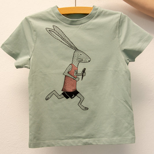 Kleinserie Laufhase T-Shirt in Aloe 110-158