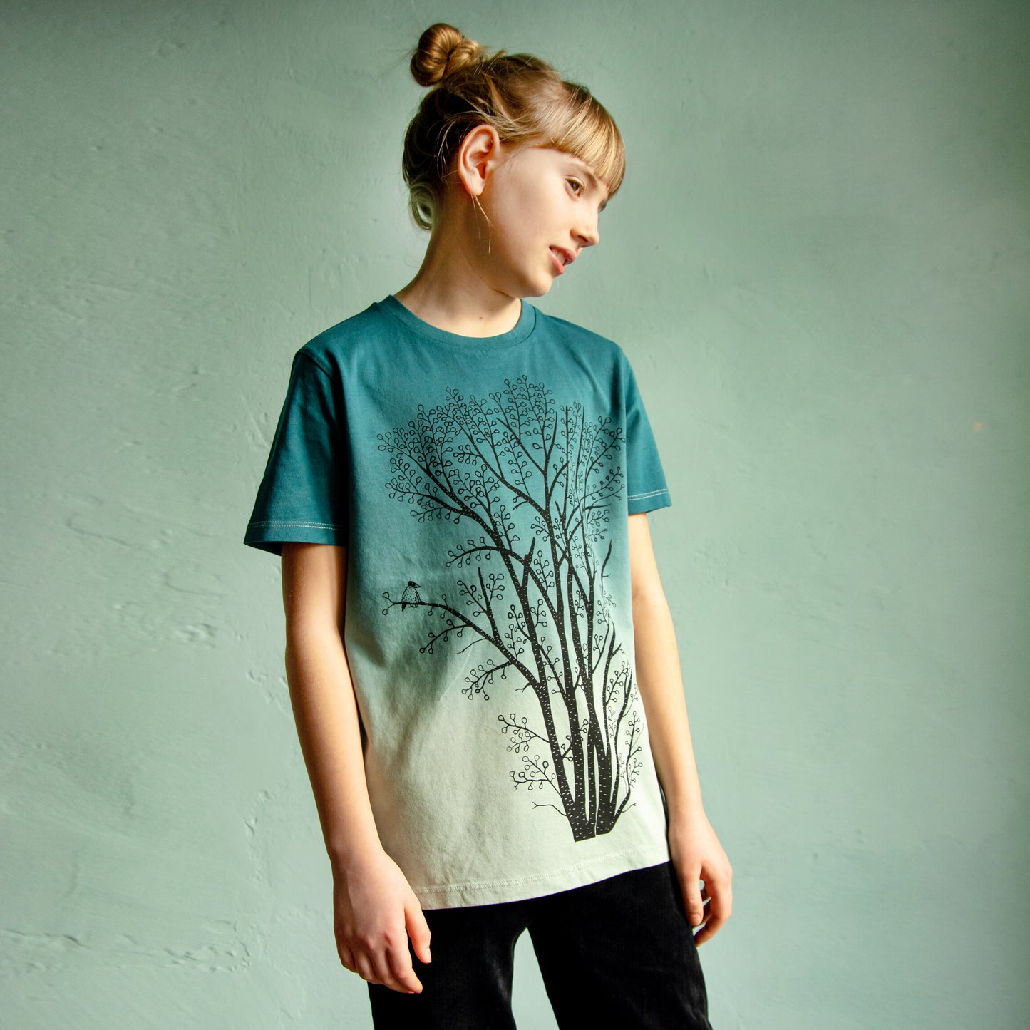 Erle mit Elster T-Shirt mit blauem Farbverlauf 110-140