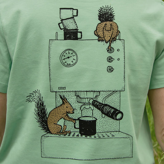 Eichhörnchen Kaffee-Motiv als Siebdruck auf hellgrünem T-Shirt