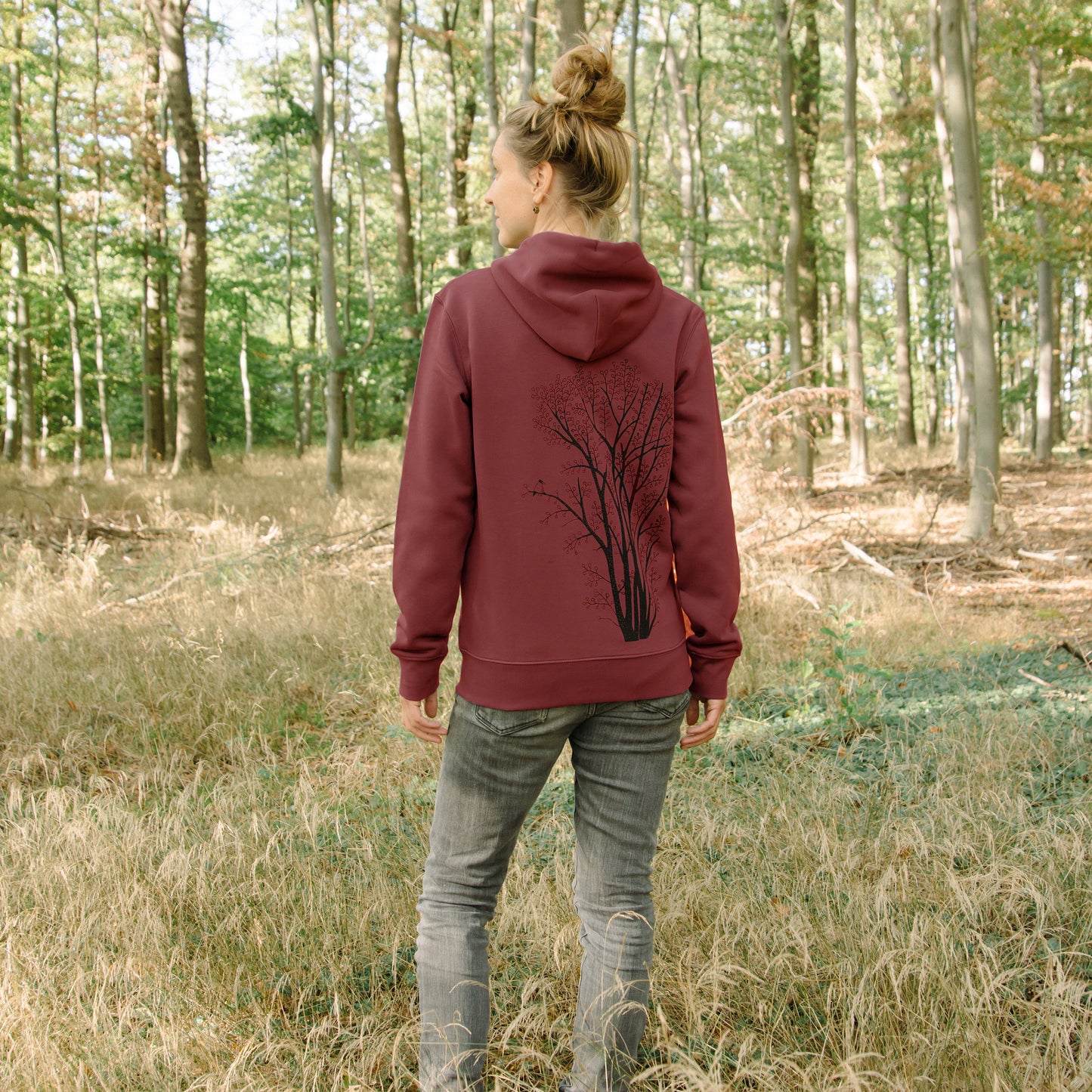Erle mit Elster Kapuzenjacke unisex in burgundy XXS-XXL