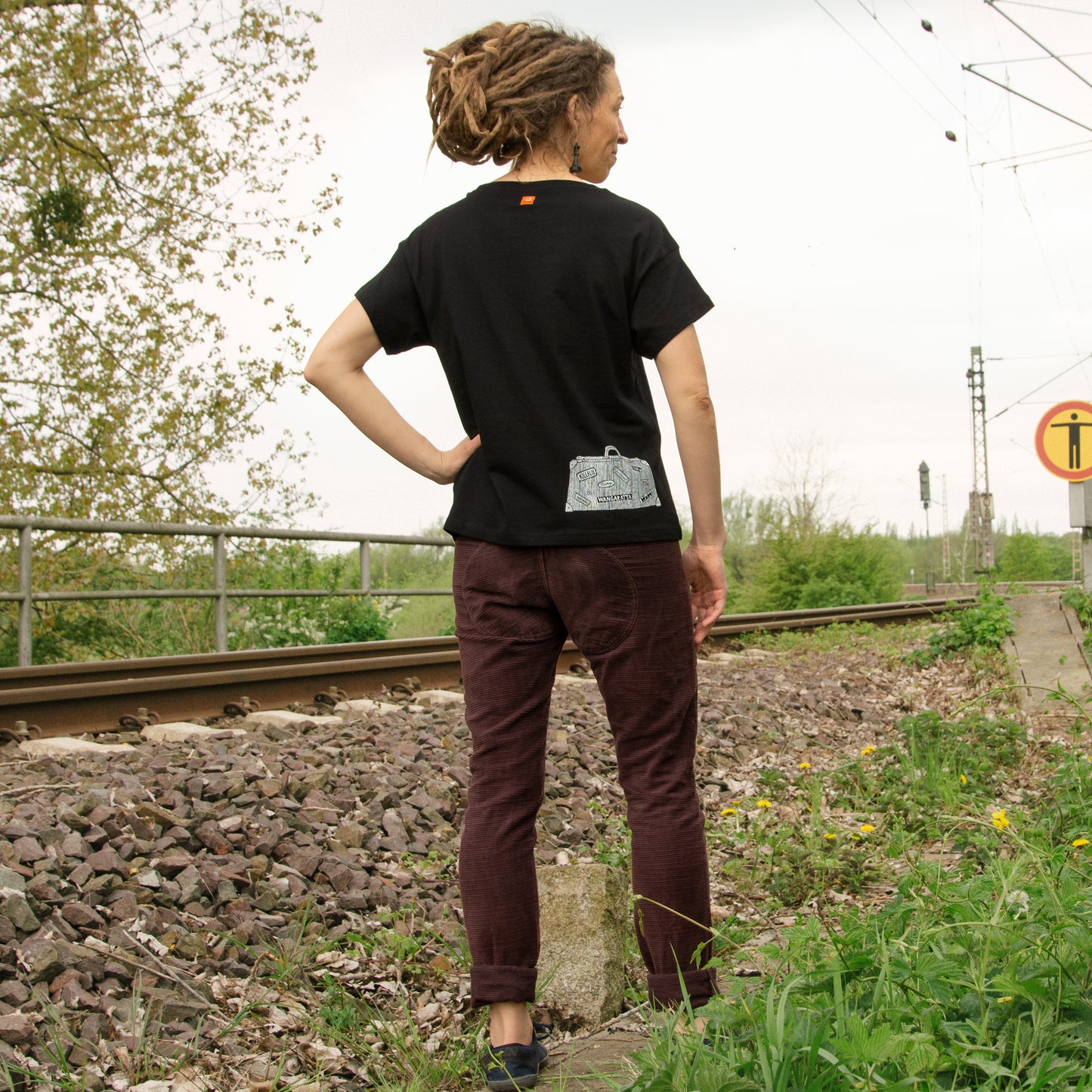 Reisekoffer T-Shirt in schwarz